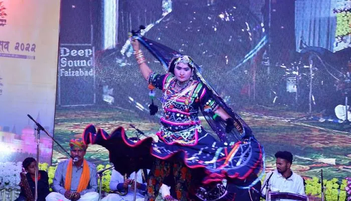 अयोध्या महोत्सव : राजस्थानी लोक नृत्य की मनमोहक प्रस्तुति से बिखेरी छटा