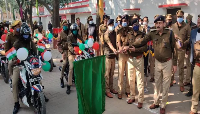 हरदोई: अपराधियों के अपराध पर लगीं निगरानी की निगाहें, एसपी ने किया निगरानी दस्ते को रवाना
