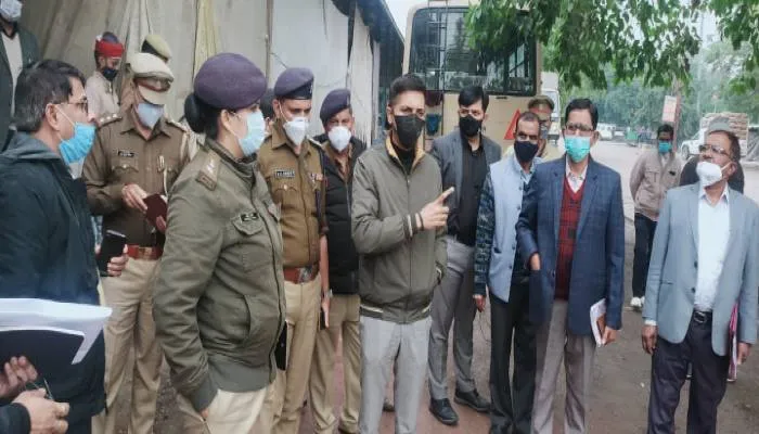 कानपुर: चुनाव की तैयारियां शुरू, डीएम ने मतगणना केंद्र के स्ट्रांग रूम का लिया जायजा
