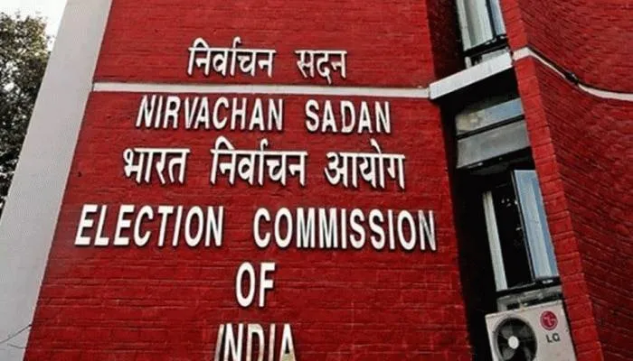 यूपी चुनाव 2022 : कोरोना के चलते चुनाव आयोग का बड़ा फैसला, बिना ग्लब्स के नहीं कर सकेंगे मतदान