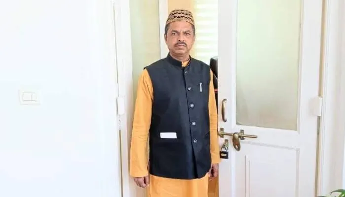 प्रियंका गांधी कानपुर से लड़े विधानसभा चुनाव : इखलाक अहमद