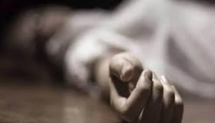 बहराइच: पेड़ पर लटका मिला युवक का शव, परिजनों ने लगाया हत्या का आरोप