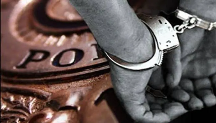 सीतापुर: पुलिस ने अवैध शराब के साथ 29 को किया गिरफ्तार