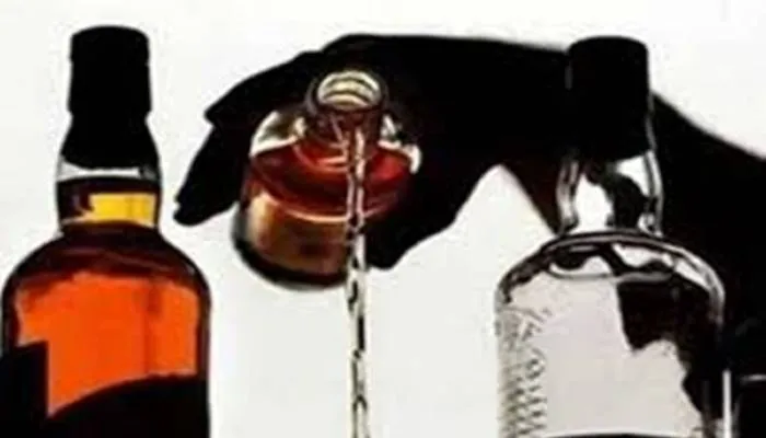 रायबरेलीः जहरीली शराब पीने से एक की मौत, चार अस्पताल में भर्ती