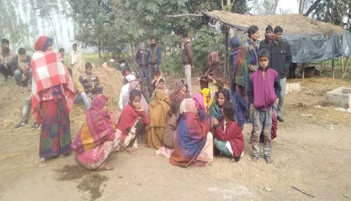 बहराइच : धारदार हथियार से बुजुर्ग की हत्या, हमले में बहू और बेटा घायल