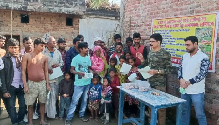 बहराइच: कतर्नियाघाट फ्रेंड्स क्लब ने चलाया जागरूकता अभियान, बताया तेंदुए से बचने का तरीका