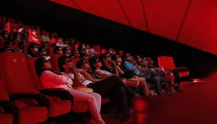 लखनऊ: पचास फीसदी क्षमता के साथ खुलेंगे होटल, रेस्टोरेंट और सिनेमा हाल