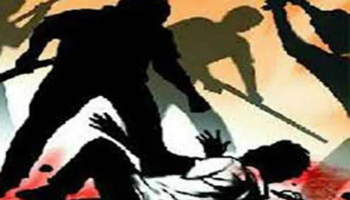 लखनऊ: अवैध पार्किंग पर सुरक्षा गार्डों ने टैक्सी ड्राइवर को लाठी-डंडे से पीटकर तोड़ा पैर