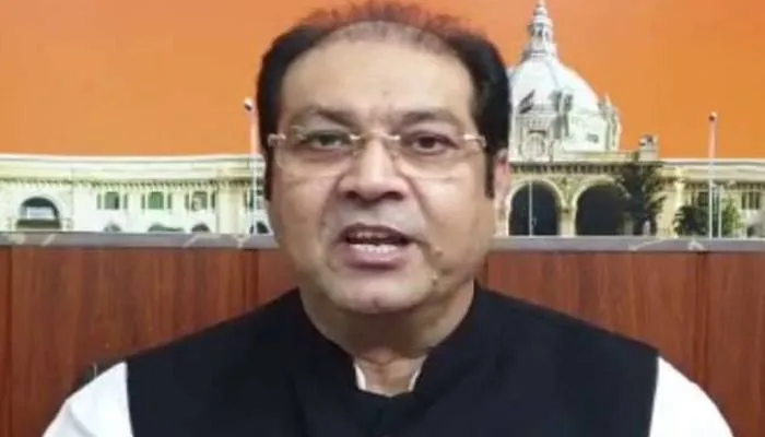 नेताओं को नमस्कार लेकिन सूर्य नमस्कार से परहेज : मोहसिन रजा