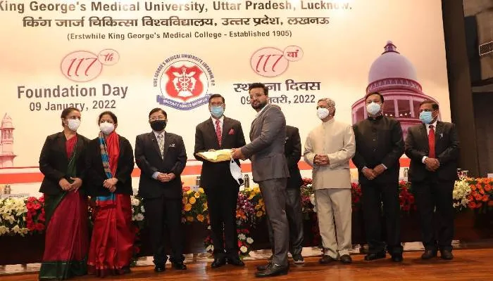 KGMU ने मनाया 117वां स्थापना दिवस, 55 मेधावियों को दिए गए मेडल