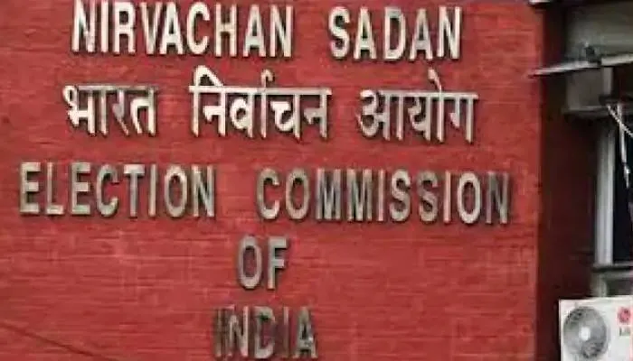 वाराणसी: सपा एमएलसी को चुनाव आयोग ने जारी किया नोटिस, जानें मामला