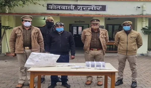 संभल : झोपड़ी में बन रहे थे तमंचे, एक गिरफ्तार