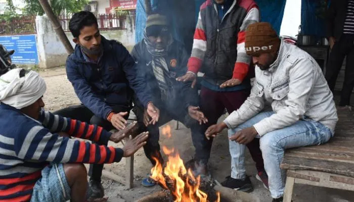अयोध्या: 4 डिग्री सेल्सियस पहुंचा तापमान, थर-थर कांपे अयोध्यावासी, 20 व 21 को बारिश के आसार