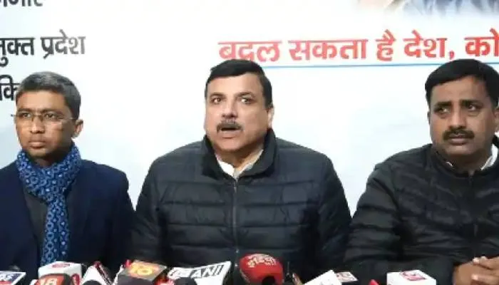यूपी चुनाव 2022: आप के घोषणा पत्र में लोक लुभावन वादों की भरमार