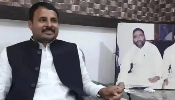 इटावा: भाजपा के कद्दावर नेता मनीष यादव समर्थकों के साथ सपा में हुए शामिल