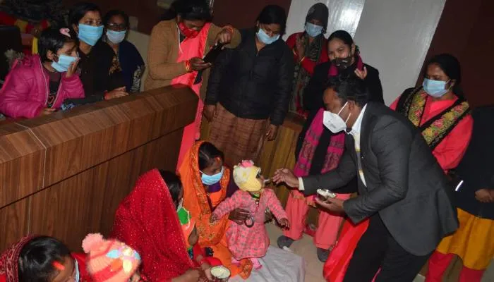 अयोध्या: बच्चों का अन्नप्राशन व महिलाओं की हुई गोद भराई