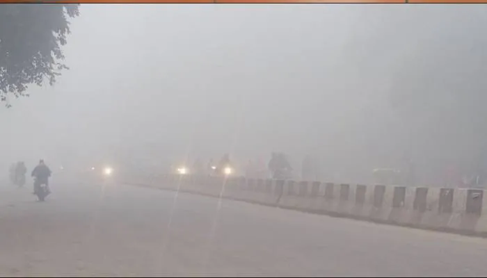 राजधानी लखनऊ में छाया घना कोहरा, गलन के साथ बढ़ी ठिठुरन