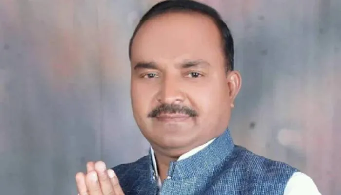 इटावा: विधायक विनय शाक्य की विरासत को लेकर भाई और बेटी आमने-सामने, जानें मामला