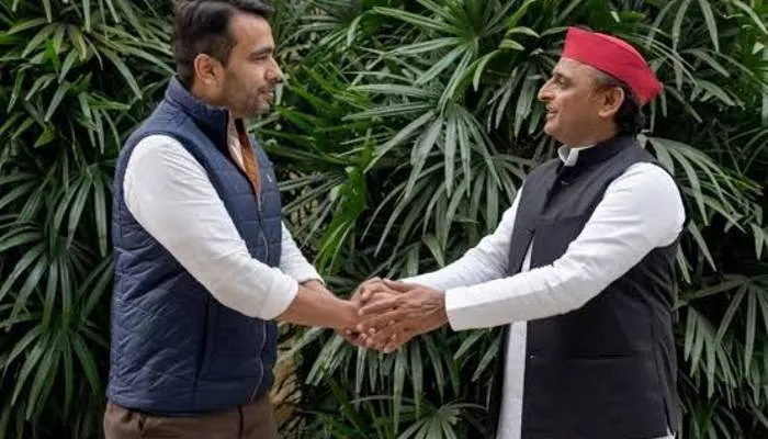 मिशन 2022: अखिलेश यादव के घर पहुंचे जयंत चौधरी, सीट बंटवारे को लेकर होगी बात