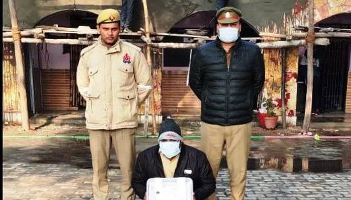 अयोध्या: घर पर बनाता था फर्जी मार्कशीट, पुलिस ने किया गिरफ्तार