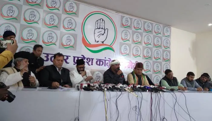 भाजपा से ज्यादा नुकसानदेह है सपा, कांग्रेस का साथ दें मुसलमान : तौकीर रजा