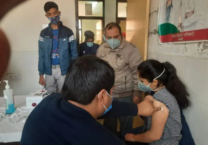 बरेली: 15 से 18 साल तक के बच्चों का वैक्सीनेशन शुरू, जिले में बनाए गए 38 सेंटर