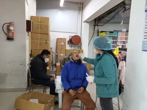 हल्द्वानी: एक्शन में आया स्वास्थ्य विभाग, भीड़भाड़ वाले इलाकों में हुई कोरोना की जांच