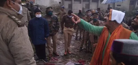 रुद्रपुर: प्रतिबंधित पशु का मांस मिला, हंगामा, पुलिस से नोकझोंक