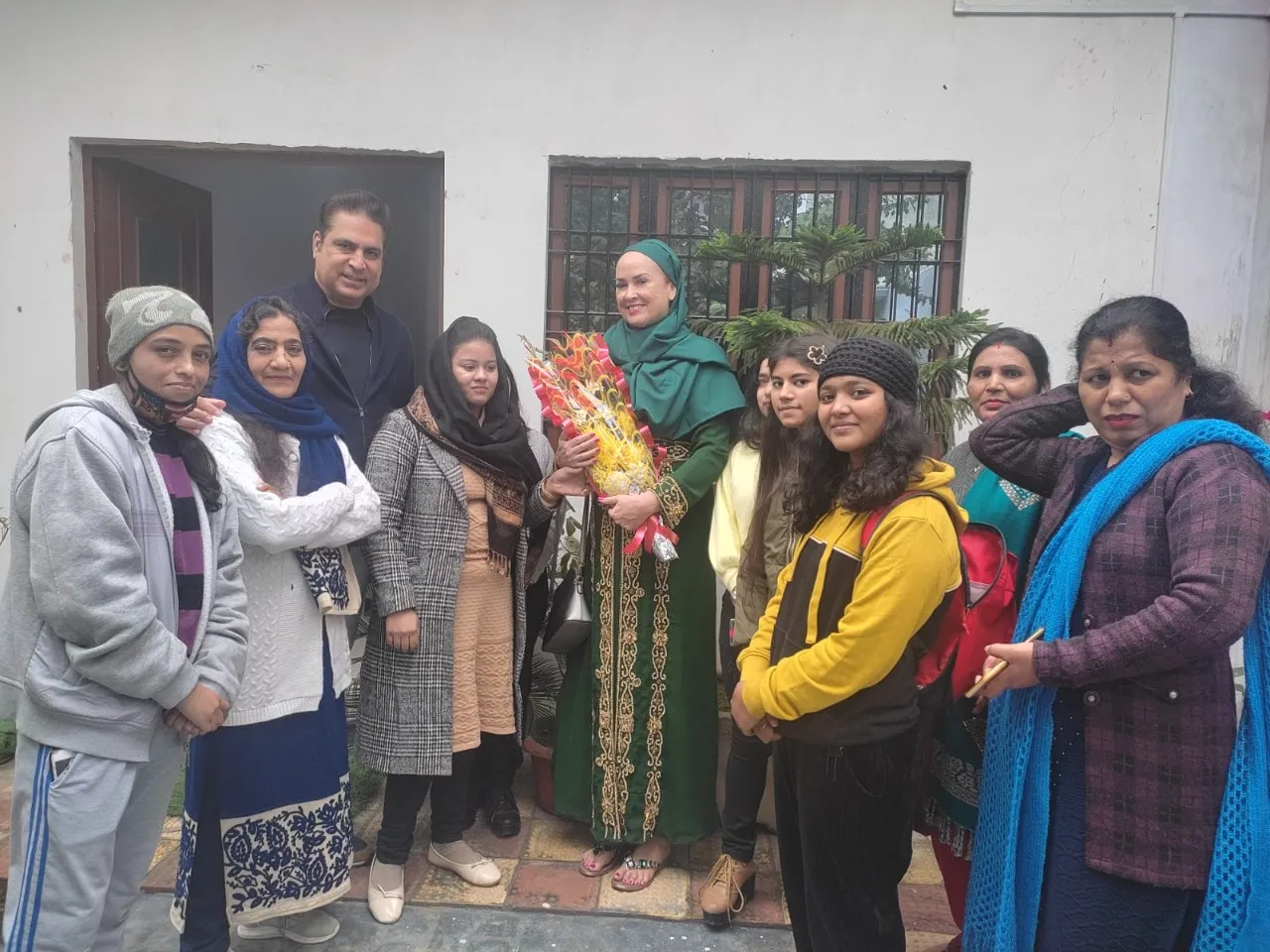 रामपुर के लोगों से मिलकर खुश हुईं अमेरिकी इतिहासकार मौरा मिशेल