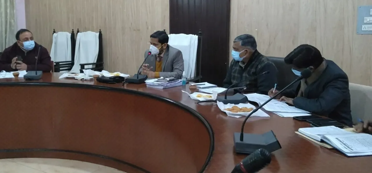 पीलीभीत: गणतंत्र दिवस समारोह की तैयारियों पर डीएम ने बैठक कर कार्यक्रमों की रूपरेखा की तय