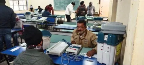 हल्द्वानी: बोले जिलाधिकारी, गंभीरता से लें प्रशिक्षण, मतदान में त्रुटि की नहीं रहे गुंजाइश