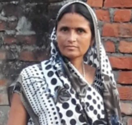 पीलीभीत में चलती बाइक से गिरी आशा, डंपर ने कुचला, मौत