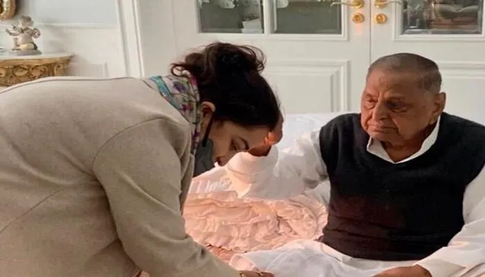 BJP की सदस्यता लेने के बाद अपर्णा यादव ने लिया मुलायम सिंह यादव का आशीर्वाद, फोटो वायरल…
