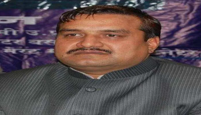 साहिबाबाद में सपा प्रत्याशी अमरपाल शर्मा ने भरा पर्चा
