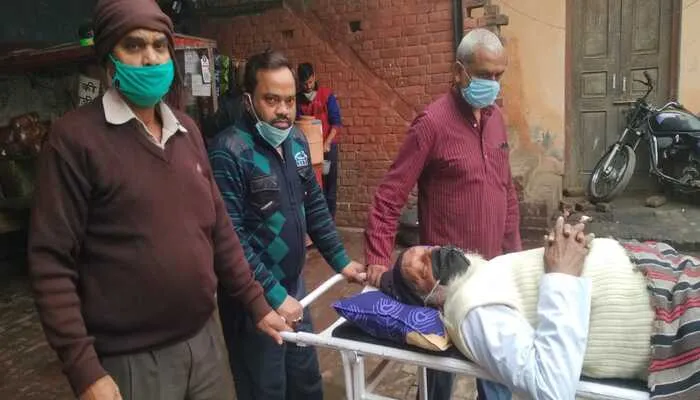 अयोध्या: पद्मश्री मो.शरीफ की रीढ़ में फ्रैक्चर, चिकित्सकों ने दी बेड रेस्ट की सलाह