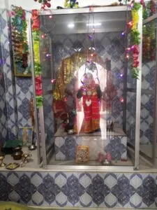 बहराइच: मंदिर का ताला काटकर चोरों ने पार किया मूर्ति से नथुनी और नकदी