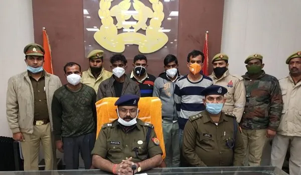बिजनौर : पुलिस ने गिरफ्तार किए पांच लकड़ी तस्कर, भेजा जेल