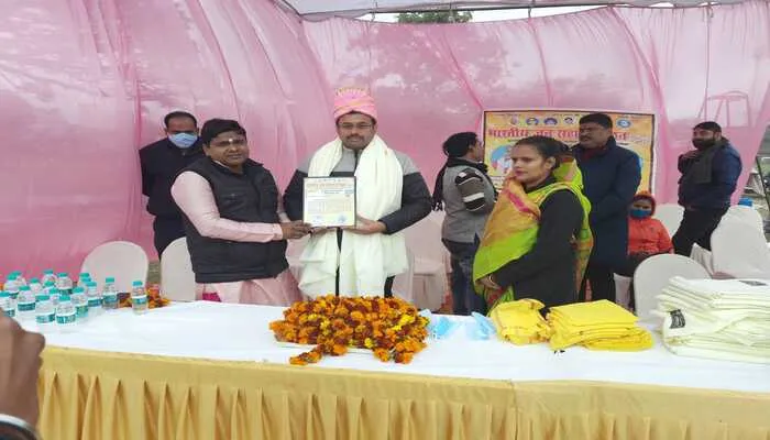 अयोध्या: सामाजिक क्षेत्र में योगदान देने वाले अलंकृत, इनको मिला सम्मान