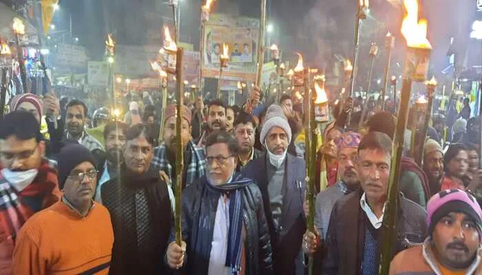 बहराइच: जिलाध्यक्ष संघ विधायकों ने निकाला मशाल जुलूस, PM मोदी की सुरक्षा के साथ खिलवाड़ पर जताई नाराजगी