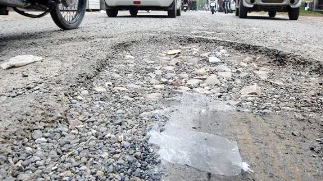 बरेली: तीन करोड़ की रोड नहीं बनाई, लगेगा एक लाख का जुर्माना