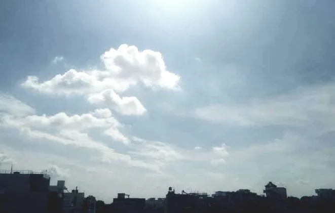 बरेली: नए साल की शुरूआत, अच्छे मौसम के साथ, सुबह से खिली धूप ने लोगों को पहुंचाई राहत