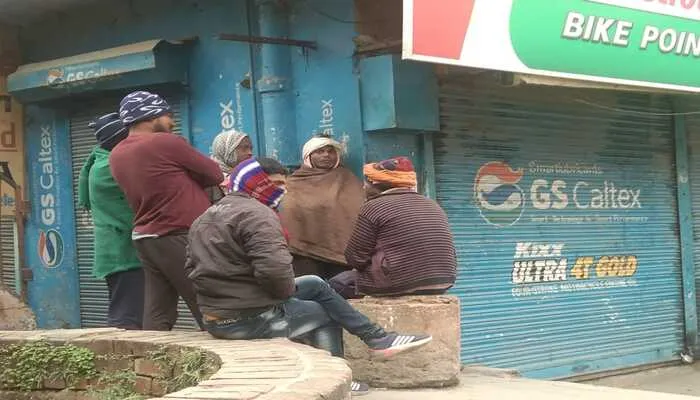 अयोध्या: बर्फीली हवाओं ने बरपाया कहर, खेती पर पड़ रहा गहरा प्रभाव