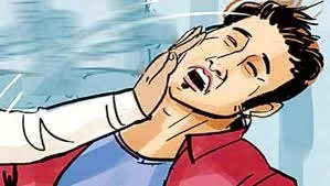 बरेली: इलाज में देरी से गुस्साए बच्चे के पिता ने ईएमओ को जड़े थप्पड़