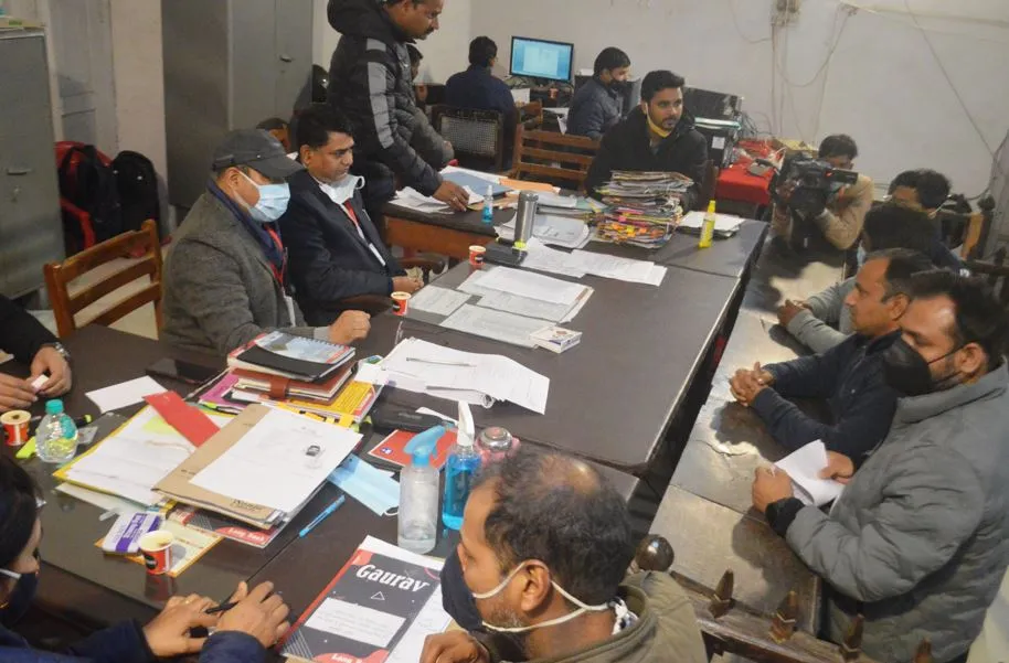 बरेली: 27 प्रत्याशियों के पर्चे खारिज, 111 मैदान में डटे