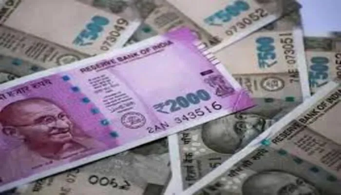 कानपुर: बसपा नेता की गाड़ी से 50 लाख नकदी बरामद, मचा हड़कंप…