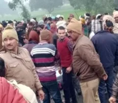 बदायूं: ट्रैक्टर-ट्राली से कुचलकर बाइक सवार युवक की मौत