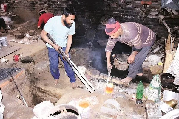 मुरादाबाद :  इनकी नियति में लिख गया रोना और छला जाना