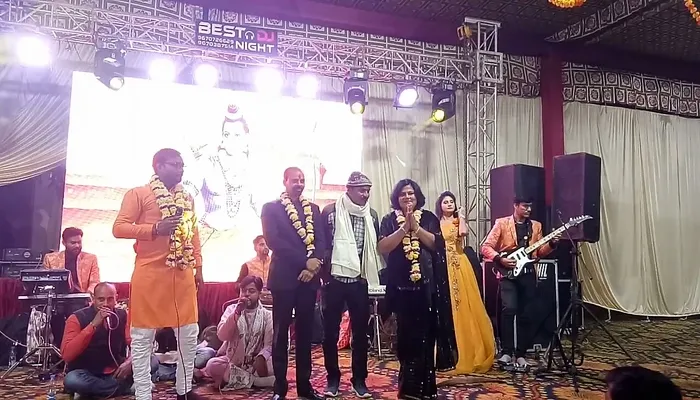 बहराइच: भाजपा नेत्री ने ग्रामीणों के साथ मनाया नव वर्ष, भजन और गीतों पर थिरके लोग