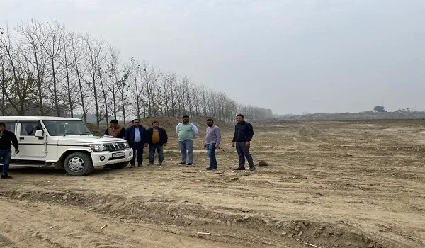 रामपुर: अवैध खनन कर रहे माफिया अधिकारियों को देखते ही भागे, एक पकड़ा