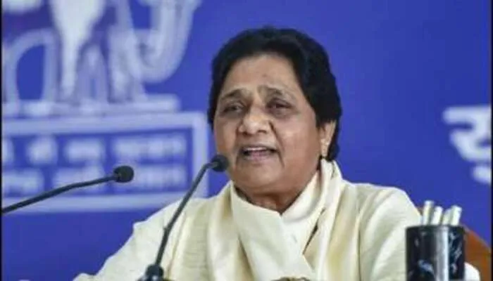 बसपा को छोड़ बाकी सभी सरकारों ने किया राजनीति का अपराधीकरण: मायावती